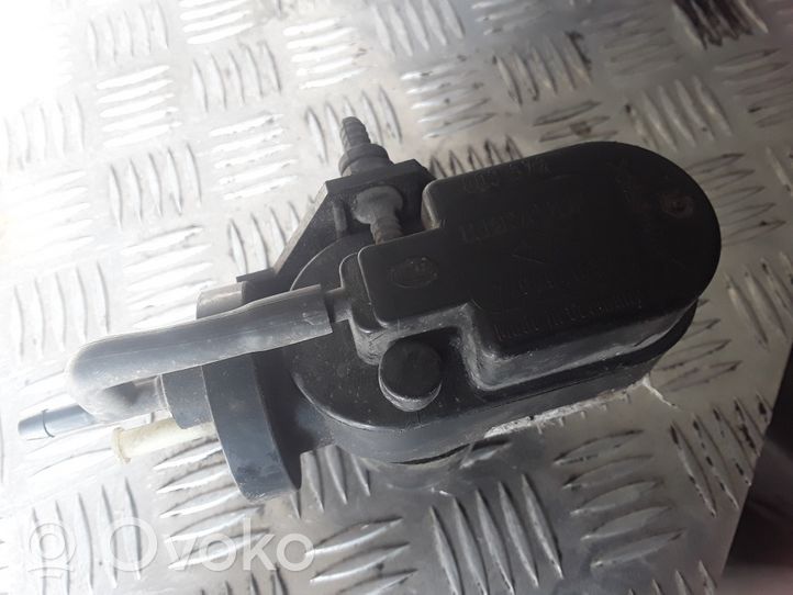 Renault Espace III Central locking vacuum pump 7700841557