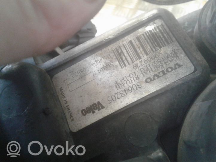 Volvo S60 Lampa przednia 30648205