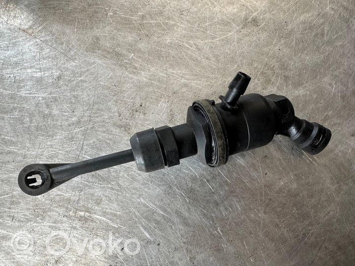 Nissan Qashqai Główny cylinder sprzęgła 30610BB30A