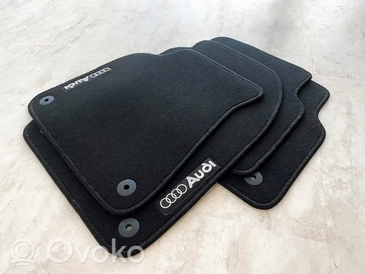 Audi Q8 Car floor mat set 