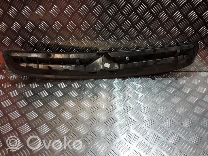 Citroen Xsara Picasso Grille calandre supérieure de pare-chocs avant 9650059677