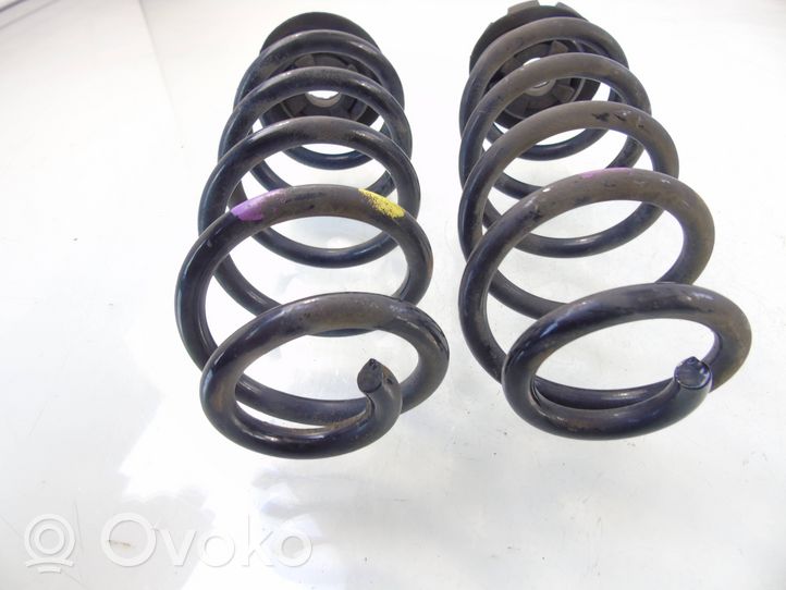 Renault Twingo III Rear coil spring 