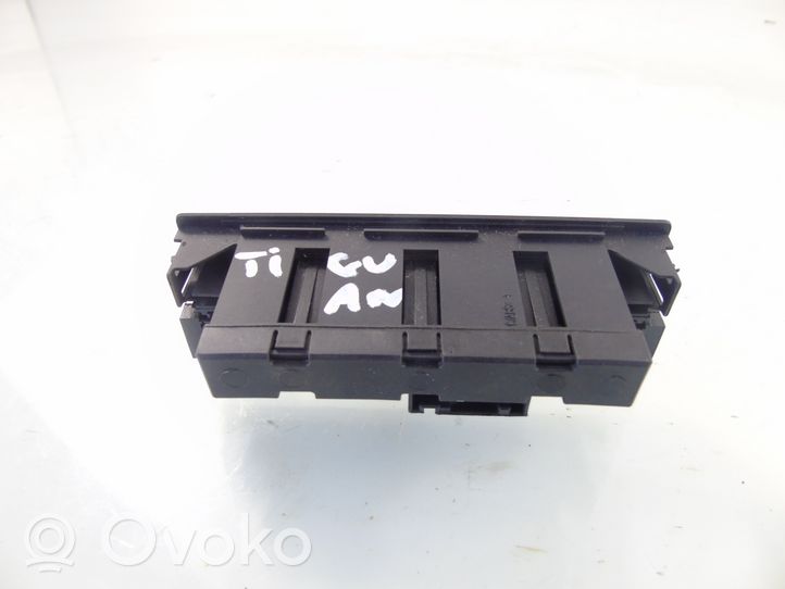 Volkswagen Tiguan ESP (stability program) switch 5N2927132A