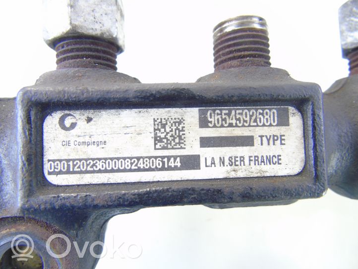 Ford C-MAX I Linea principale tubo carburante 9654592680