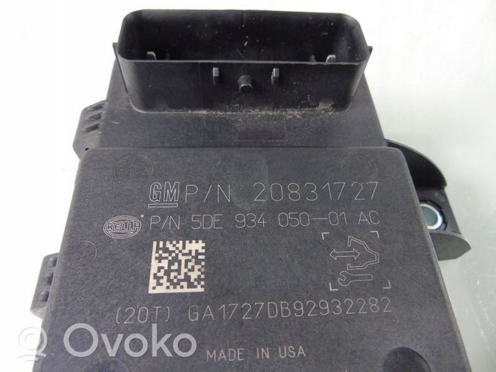 Opel Astra J Degalų (kuro) siurblio valdymo blokas 20831727