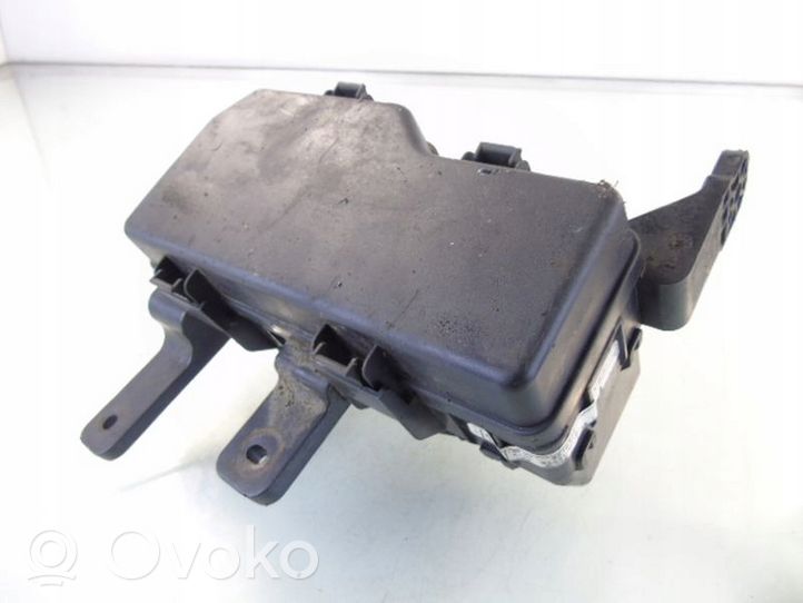 Hyundai H-1, Starex, Satellite Module de fusibles 