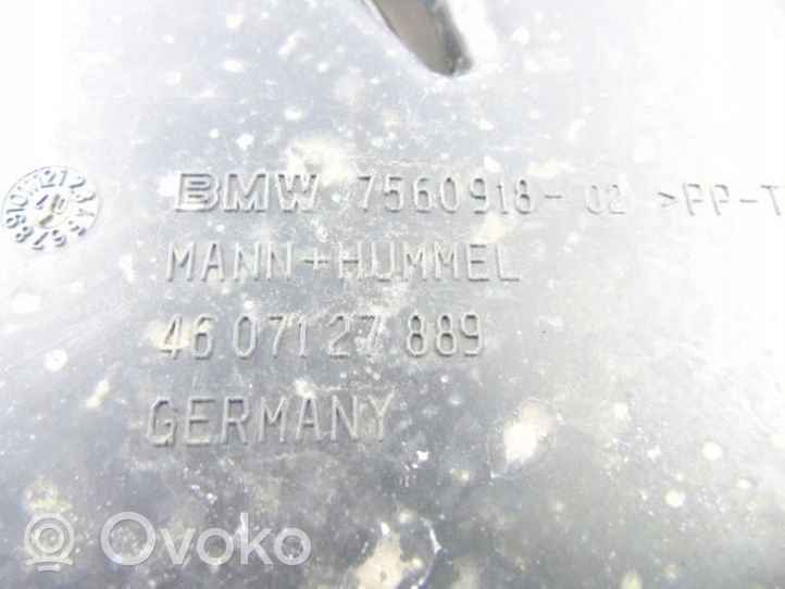 BMW 3 E90 E91 Oro paėmimo kanalo detalė (-ės) 7560918