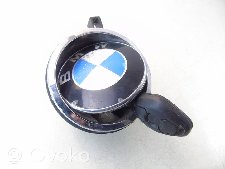 BMW 6 E63 E64 Tailgate exterior lock 7061327