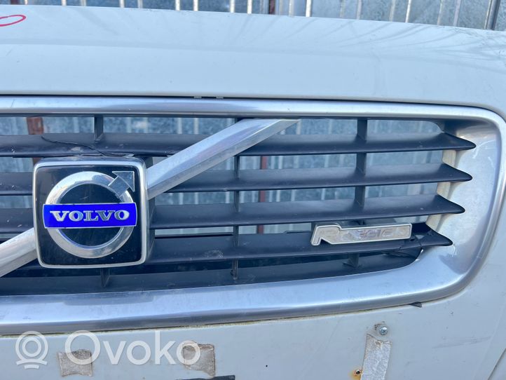 Volvo C30 Zderzak przedni 