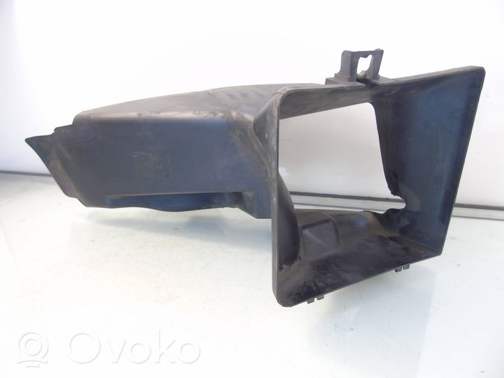 Seat Exeo (3R) Välijäähdyttimen ilmakanavan ohjain 3R0825639A