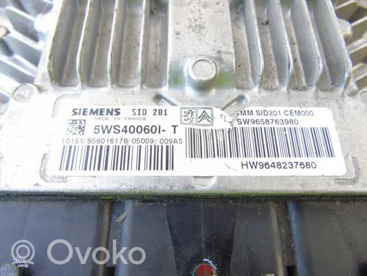 Peugeot 607 Calculateur moteur ECU 9658763980