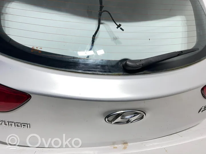 Hyundai i30 Takaluukun/tavaratilan kansi 