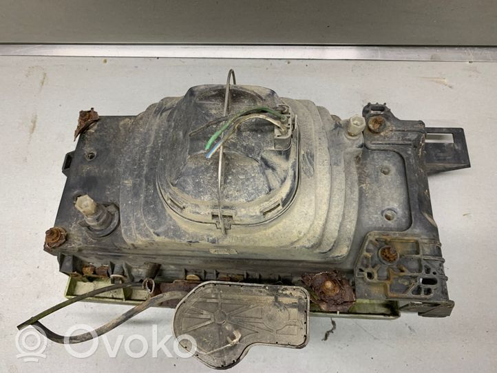 Volvo 740 Lampa przednia 1358944