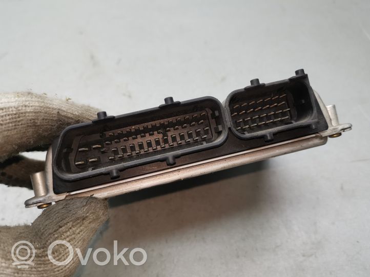 Audi A4 S4 B5 8D Sterownik / Moduł ECU 8D0907558T