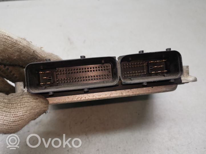 Volkswagen Golf IV Sterownik / Moduł ECU 038906019AT