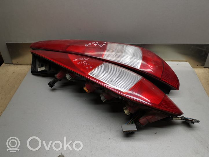 Ford Mondeo Mk III Rear/tail lights set 