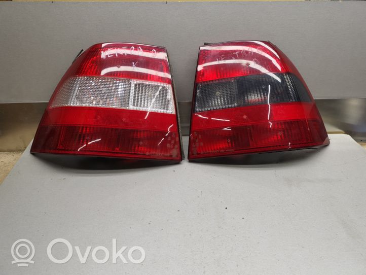 Opel Vectra B Set feux arrière / postérieurs 90568047