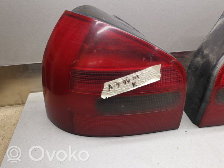 Audi A3 S3 8L Galinių žibintų komplektas 8L0945096A