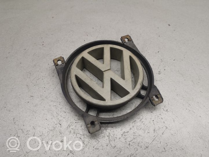 Volkswagen PASSAT B3 Mostrina con logo/emblema della casa automobilistica 357853601