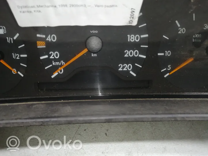 Mercedes-Benz E W210 Speedometer (instrument cluster) 2105401248