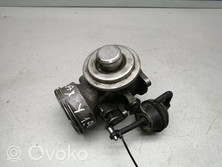 Volkswagen PASSAT B5.5 Valvola EGR 038129637L