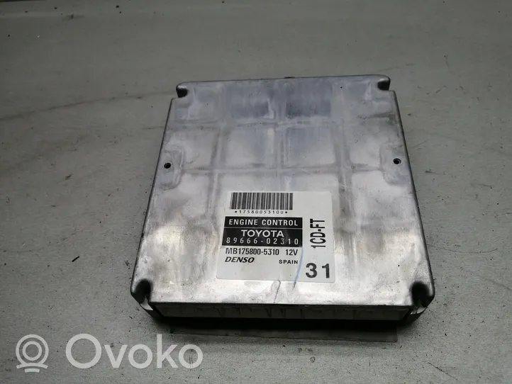 Toyota Corolla E120 E130 Sterownik / Moduł ECU 8966602310