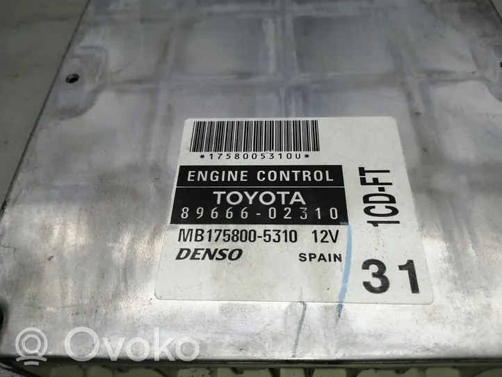 Toyota Corolla E120 E130 Moottorin ohjainlaite/moduuli 8966602310