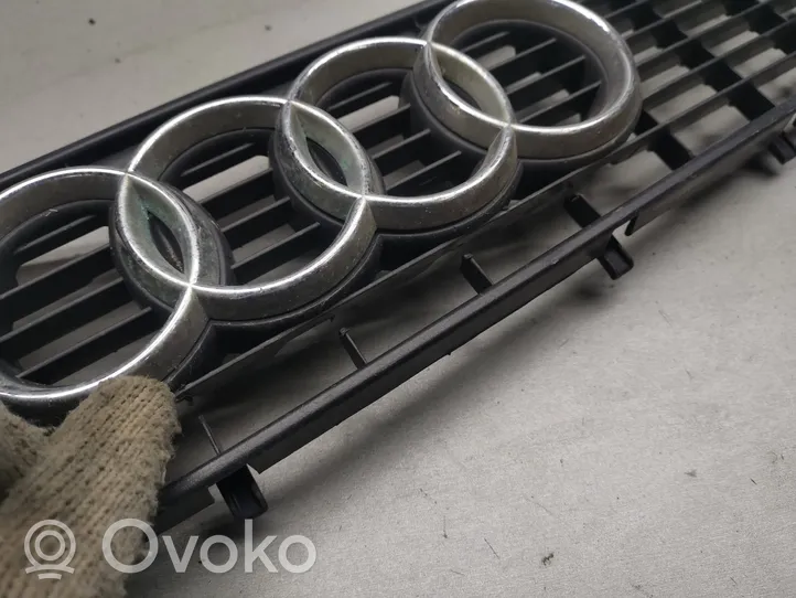 Audi 80 90 B3 Maskownica / Grill / Atrapa górna chłodnicy 893853655A