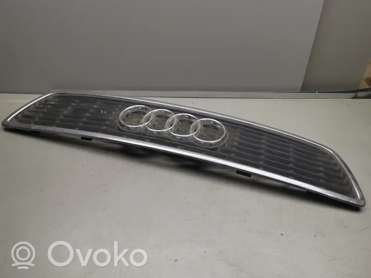 Audi A8 S8 D2 4D Grille de calandre avant 4D0853651B