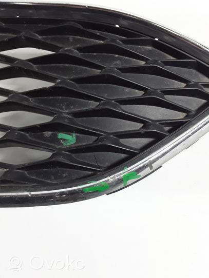 Ford Focus Grille inférieure de pare-chocs avant F1EB8200A