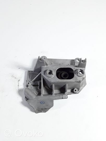 Renault Clio III Support de boîte de vitesses 8200477152