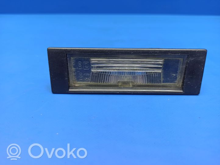 BMW 6 E63 E64 Lampa oświetlenia tylnej tablicy rejestracyjnej 7165735