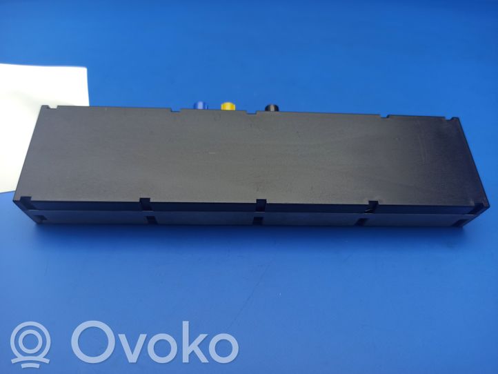 6912817 BMW Z4 E85 E86 Aerial antenna amplifier 9.99 RRR