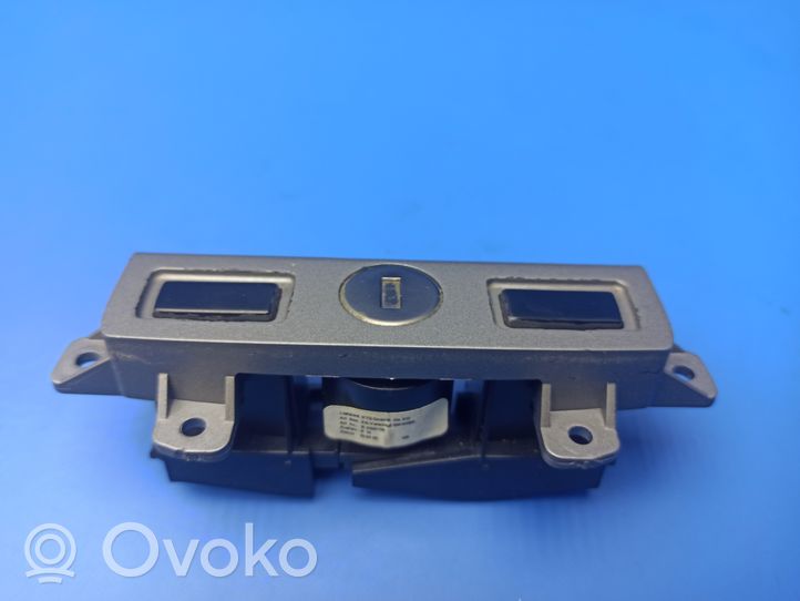 BMW 7 E65 E66 Armrest lock B0300156