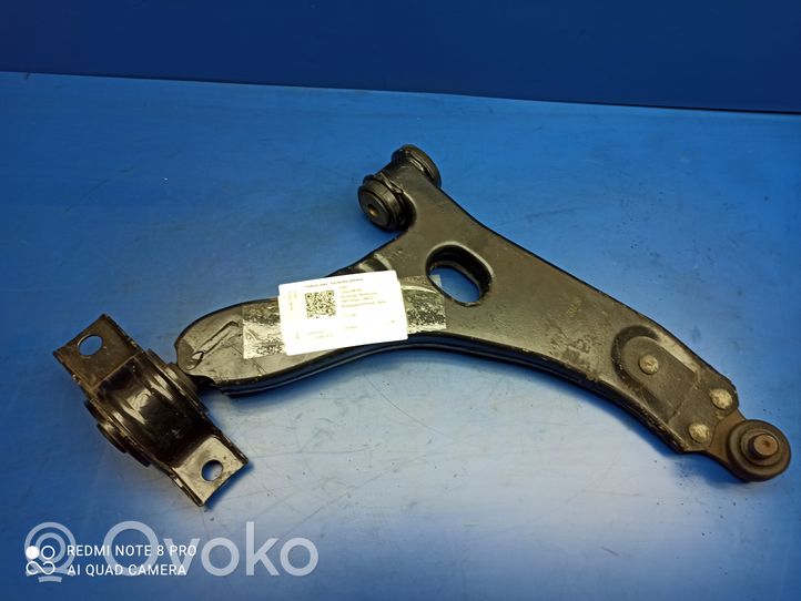 Ford Focus Braccio di controllo sospensione anteriore inferiore/braccio oscillante 7160500007