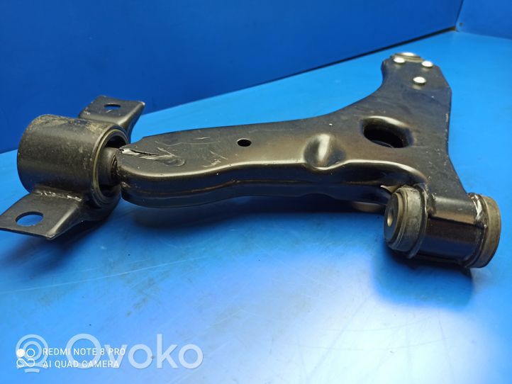 Ford Focus Braccio di controllo sospensione anteriore inferiore/braccio oscillante 7160500007