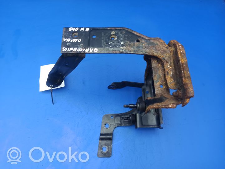 Volvo S40 Ohjaustehostimen pumpun kannake 3M513K738CA