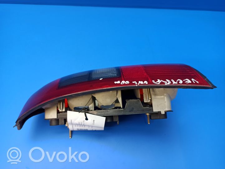 Opel Vectra B Feux arrière / postérieurs 09153153