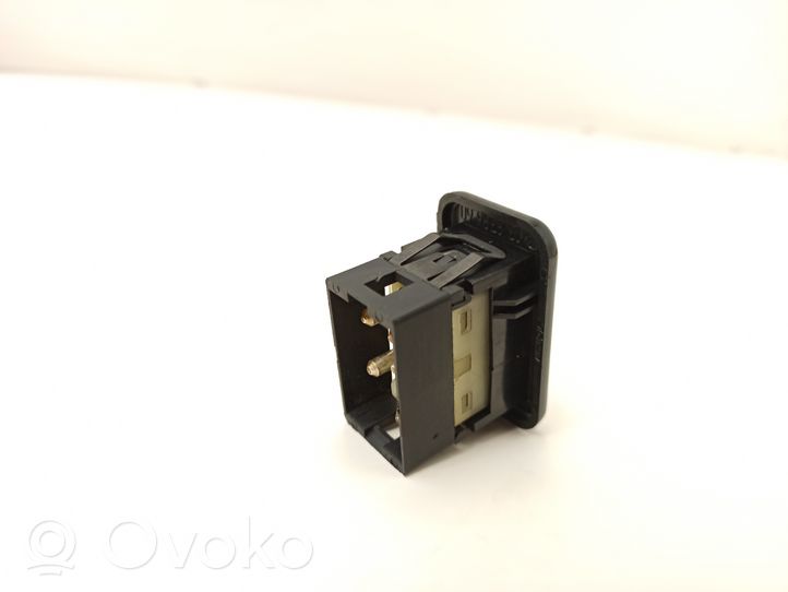 Volvo 760 Electric window control switch 1362551