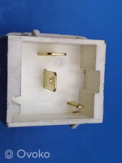 Volvo 760 Alarm relay 1362895