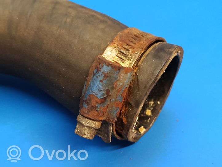 Volvo 240 Tuyau de liquide de refroidissement moteur 