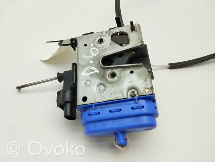 Audi A8 S8 D2 4D Rear door lock 4D0839016