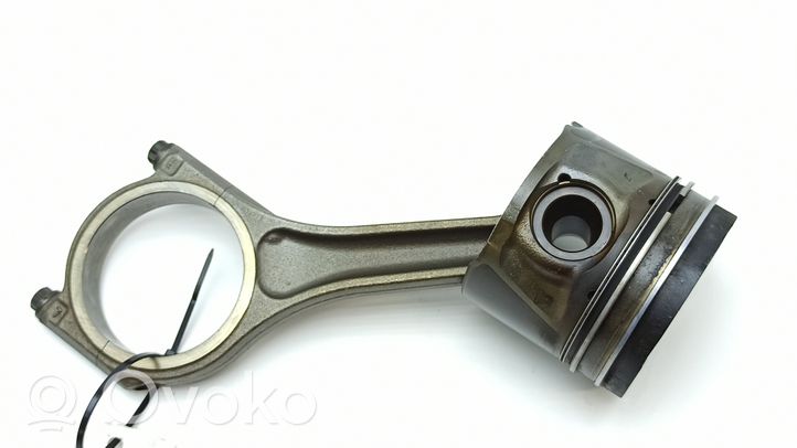 Peugeot 607 Piston avec bielle H268X