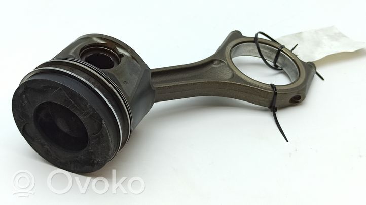 Peugeot 607 Piston avec bielle H268X