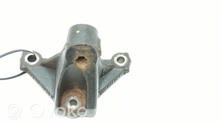 Nissan Primastar Łapa / Mocowanie silnika 8200404276