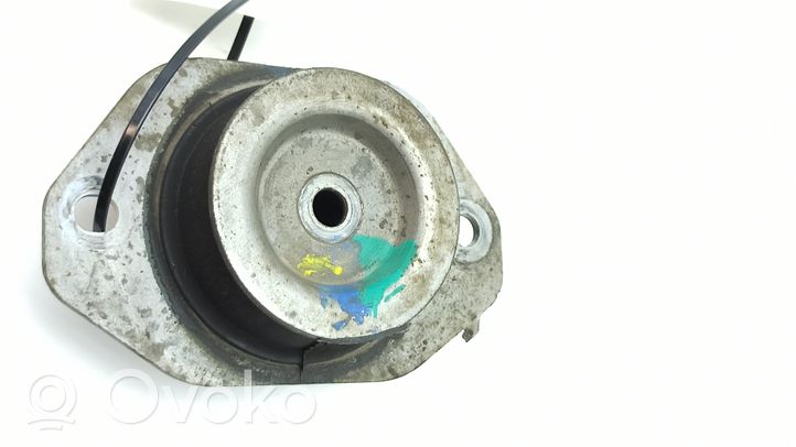 Nissan Primastar Wspornik / Mocowanie silnika 8200065989A