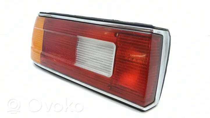 BMW 7 E23 Luci posteriori 1368207L