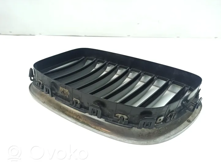 BMW 5 GT F07 Grille calandre supérieure de pare-chocs avant 7200170