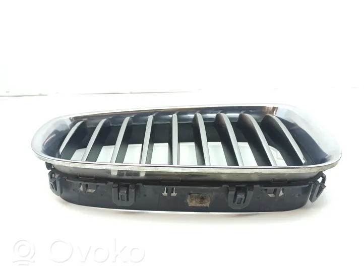 BMW 5 GT F07 Grille calandre supérieure de pare-chocs avant 7200170