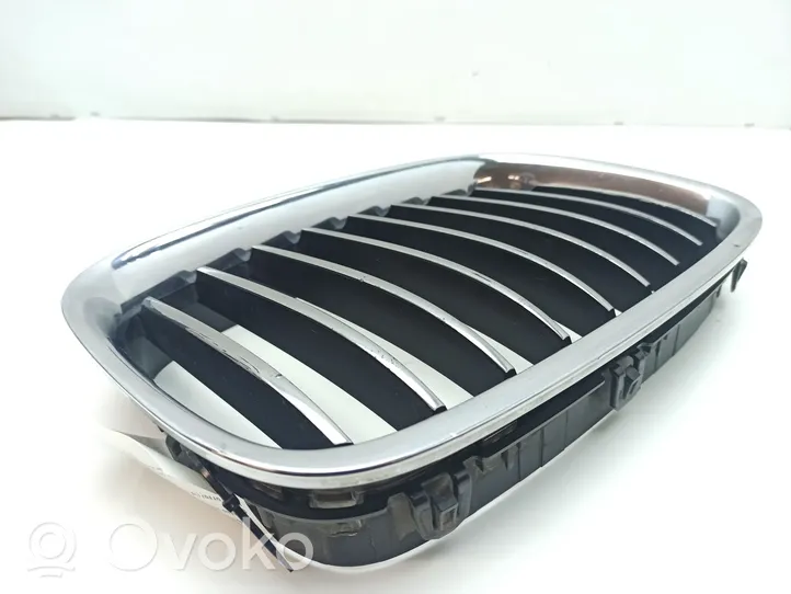 BMW 5 GT F07 Grille calandre supérieure de pare-chocs avant 7200170